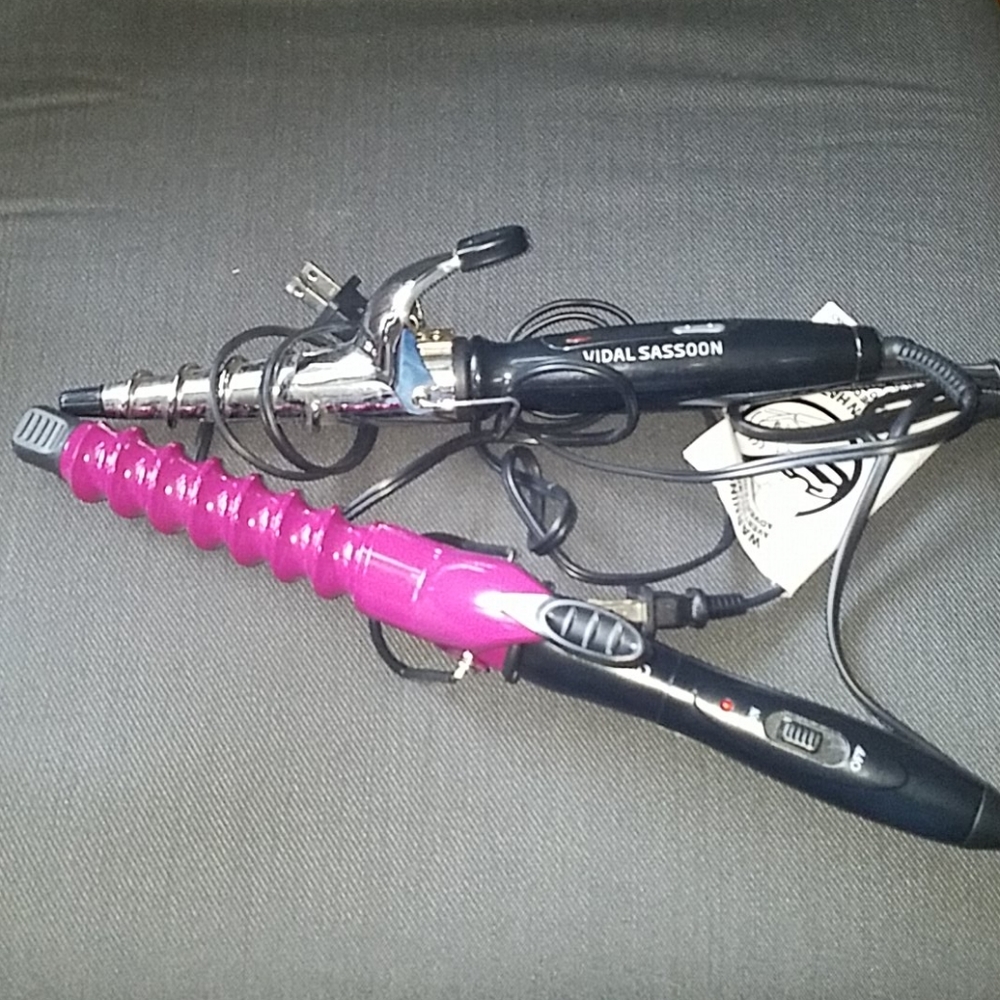 Set of two spiral curlers